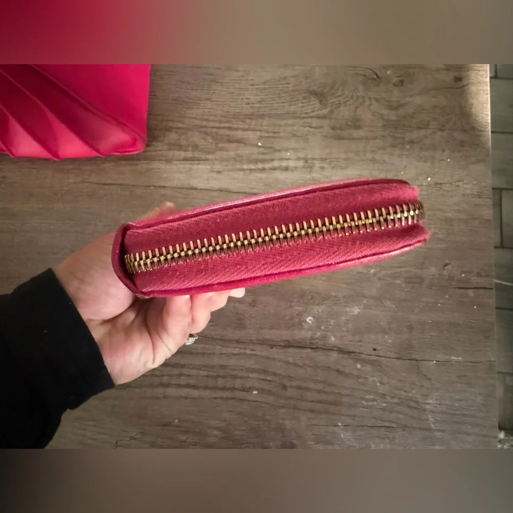 Yves Saint Laurent Pink Wallet - Picture 4 of 6